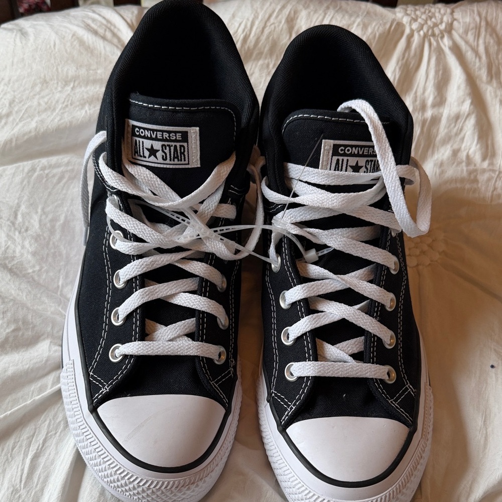 ✅NWOT-Converse All Star Black & White Sneakers. Cushioned. Unisex.M 10.5 Wm 12.5